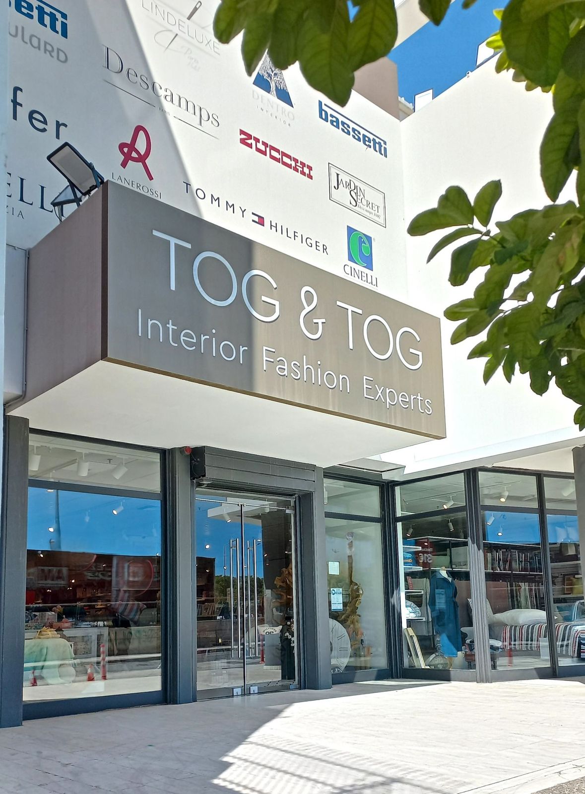 TOG & TOG outlet store and showroom in Peristeri